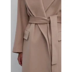 DAMES Estro Trenchcoats & Mantels^Wollen Mantel voor Vrouwen met Brede Kraag