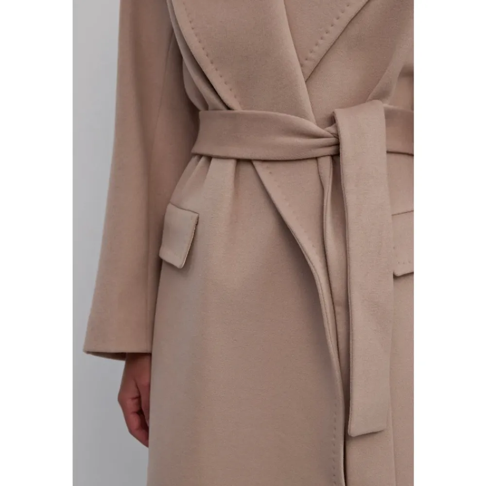 DAMES Estro Trenchcoats & Mantels^Wollen Mantel voor Vrouwen met Brede Kraag