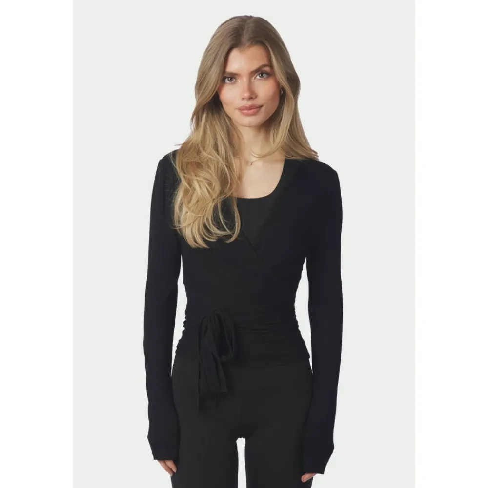 DAMES Neo Noir Blouses