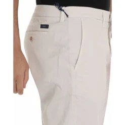 Heren Fay Chino