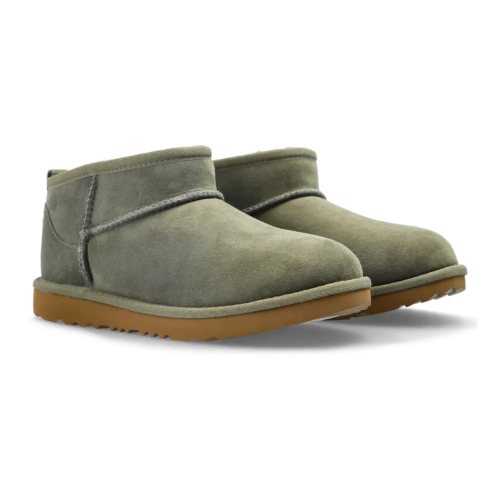 UGG Classic Ultra Mini Snowboots