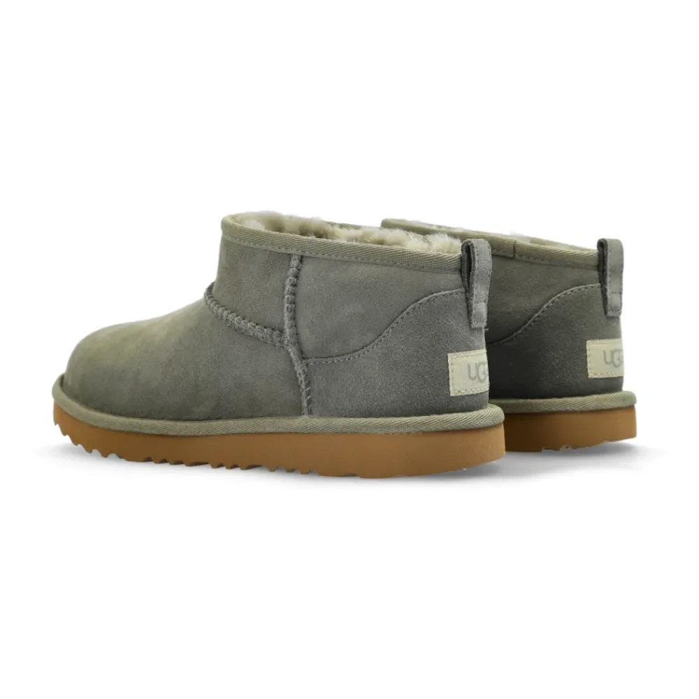 UGG Classic Ultra Mini Snowboots