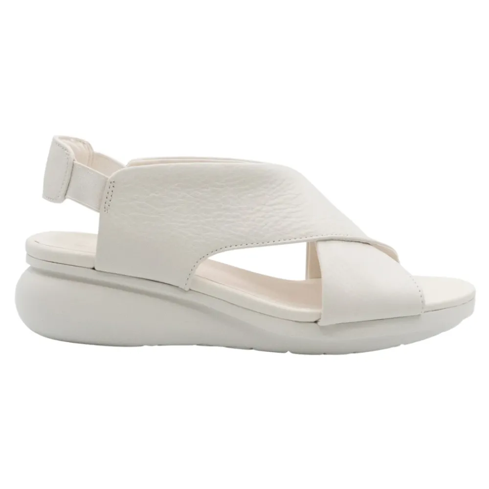 DAMES Camper Elastische leren sandalen in room