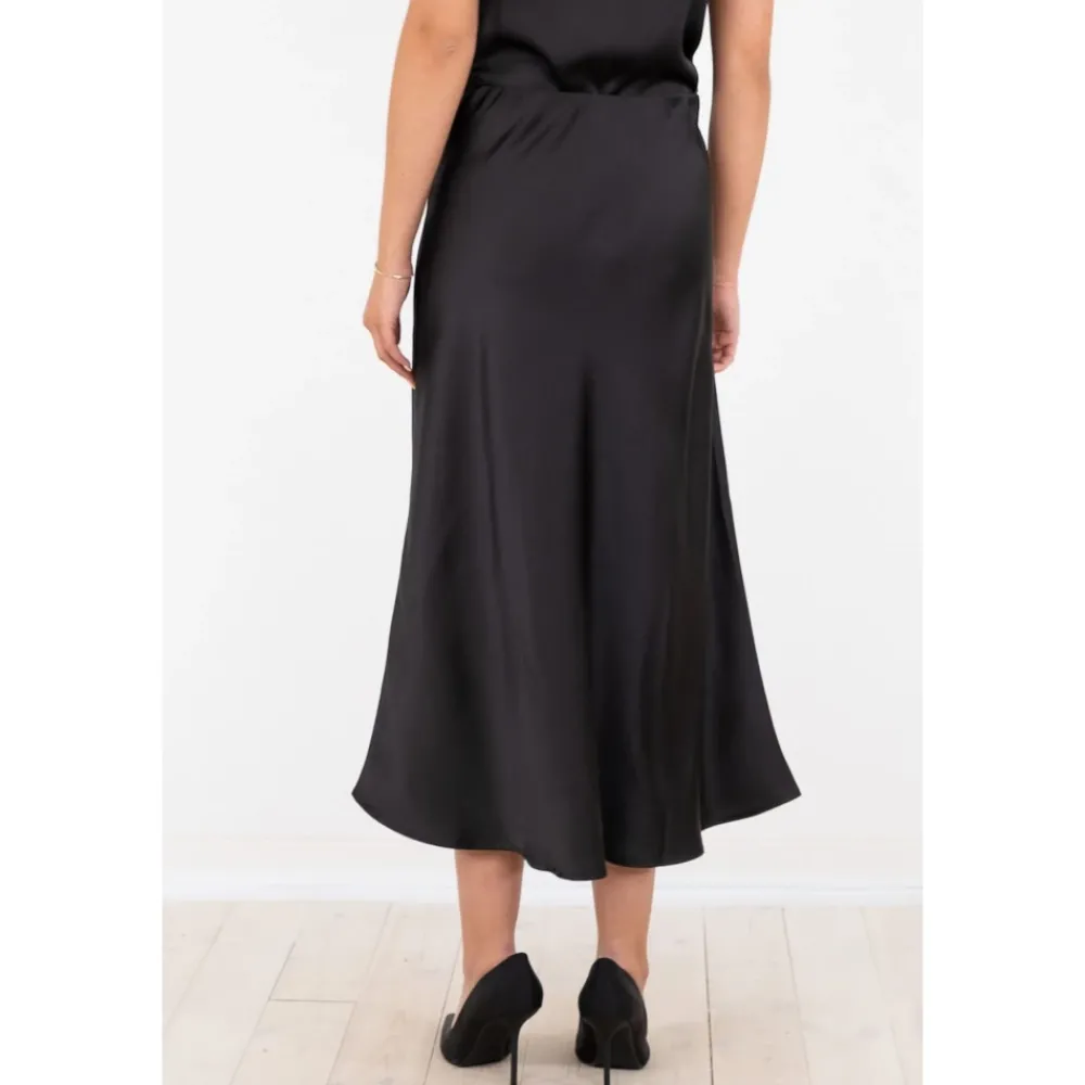 DAMES Neo Noir Elegante e Satijnen Rok