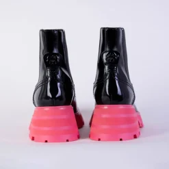 DAMES Alexander McQueen Chelseaboots^Fluo Pink Sole Chelsea Laarzen
