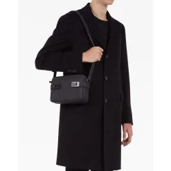 Heren Ferragamo Gancini Buckle Embellished Leather Shoulder Bag