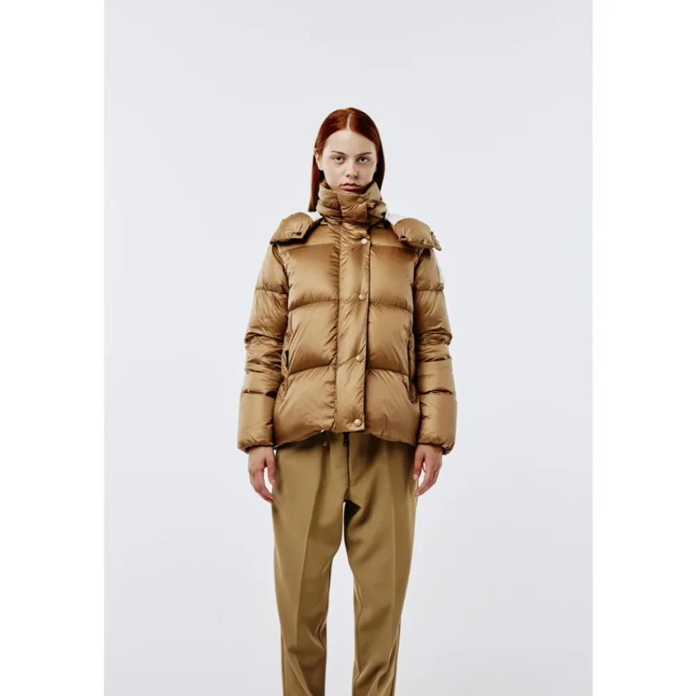 DAMES Afterlabel Glanzende Nylon Kipnuk Pufferjas