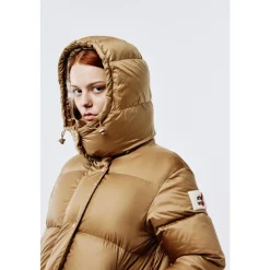 DAMES Afterlabel Glanzende Nylon Kipnuk Pufferjas