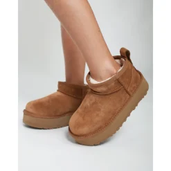 UGG Klassieke Ultra Mini Platformlaarzen in