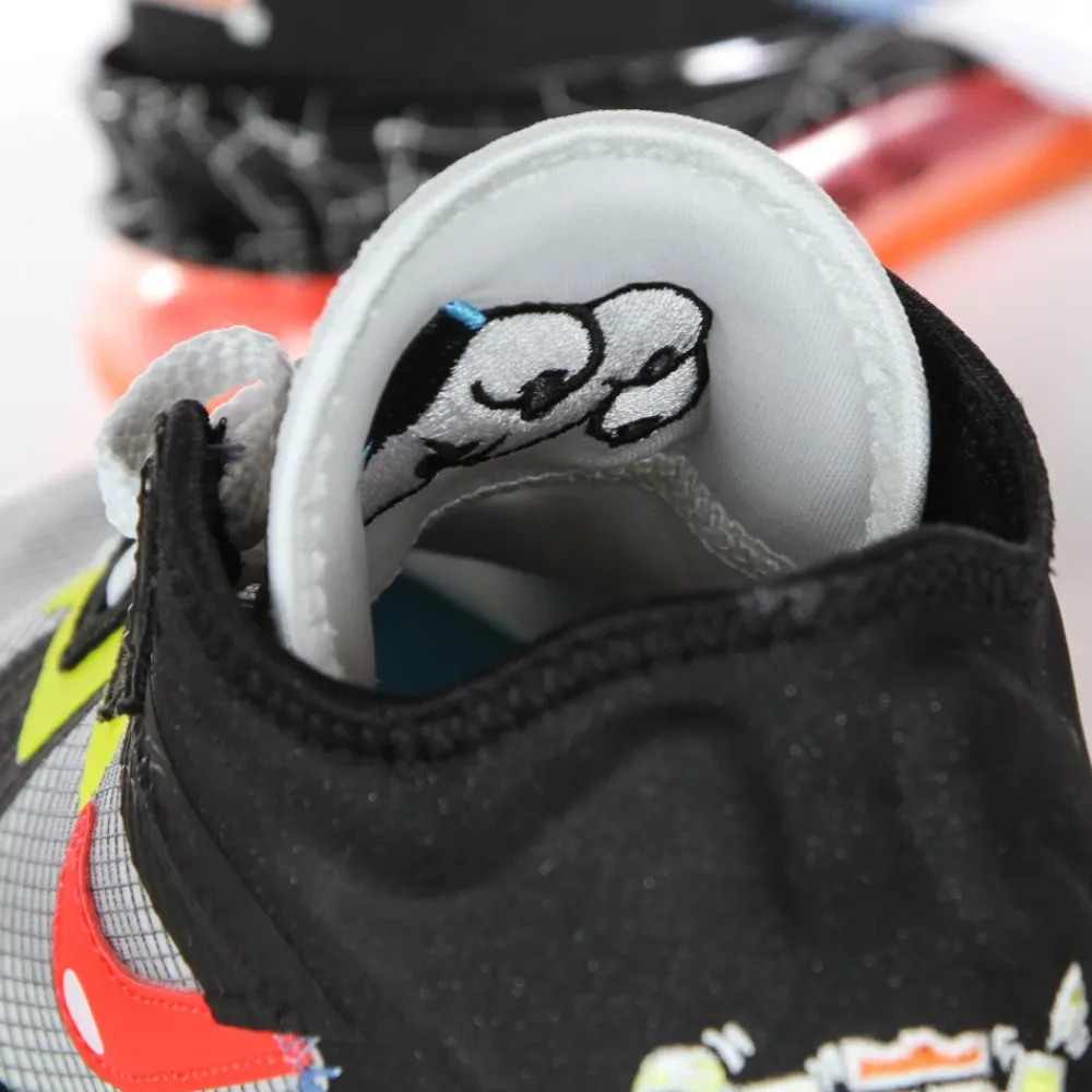 Nike Lebron XVIII Low Basketbalschoen