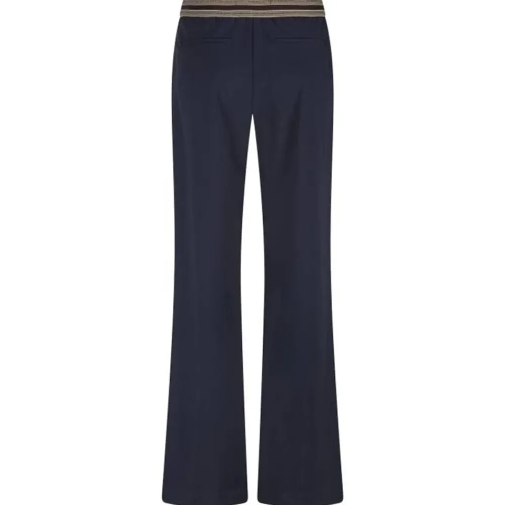 DAMES NUKUS Liz Broek