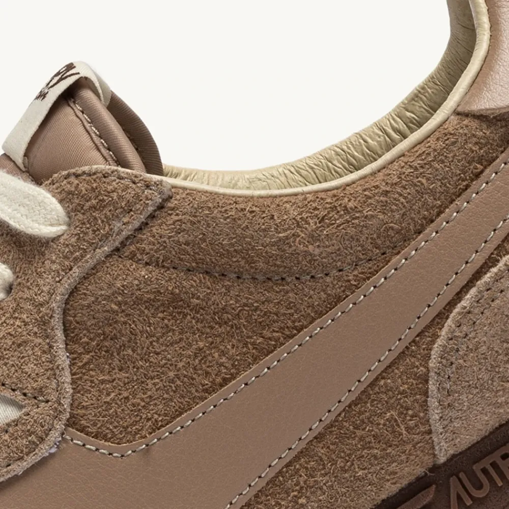 DAMES Autry Sneakers^Metallic Pinda Sneaker met Vintage Flair