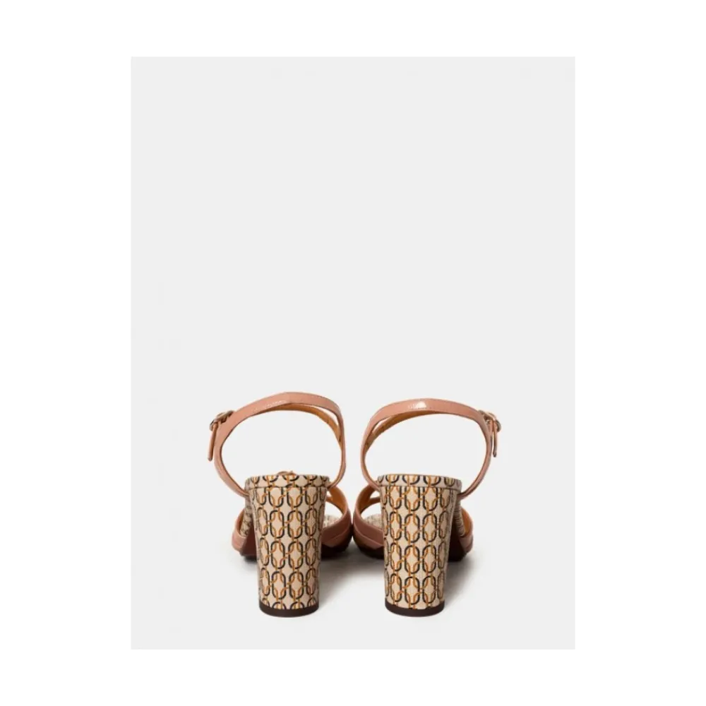DAMES Chie Mihara Nude sandaal met geometrische hak