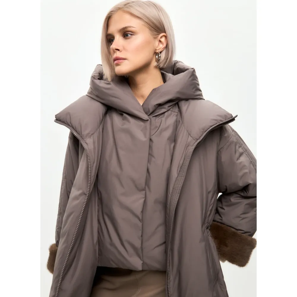 DAMES Cesare Gaspari Trenchcoats & Mantels^Oversized gewatteerde jas met capuchon en imitatiebont manchetten -
