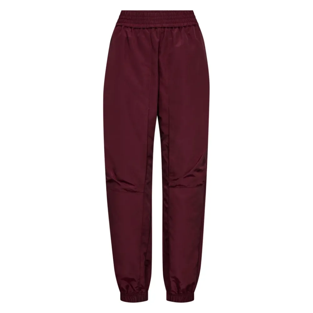 DAMES Co'Couture Relaxed Fit Tech Pant in Winered