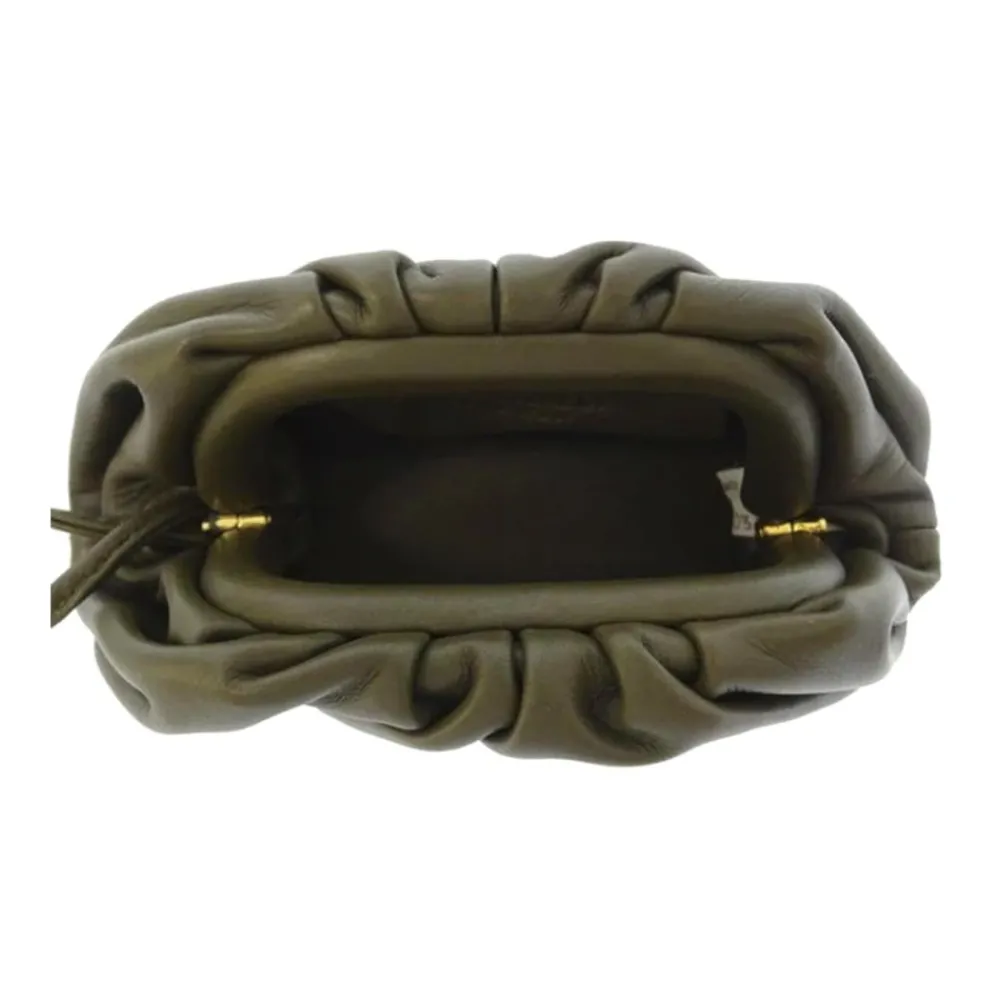 DAMES Bottega Veneta Clutches^Stijlvolle verzamelde sluitingstas