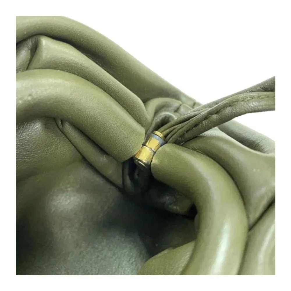 DAMES Bottega Veneta Clutches^Stijlvolle verzamelde sluitingstas