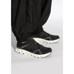 On Running Trainingschoenen Cloud X 4 AD