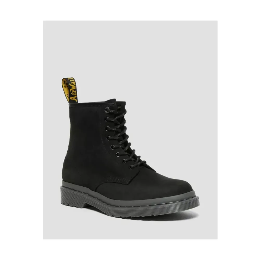 Heren Dr. Martens Waterdichte Nubuck Laarzen met Freesbewerking