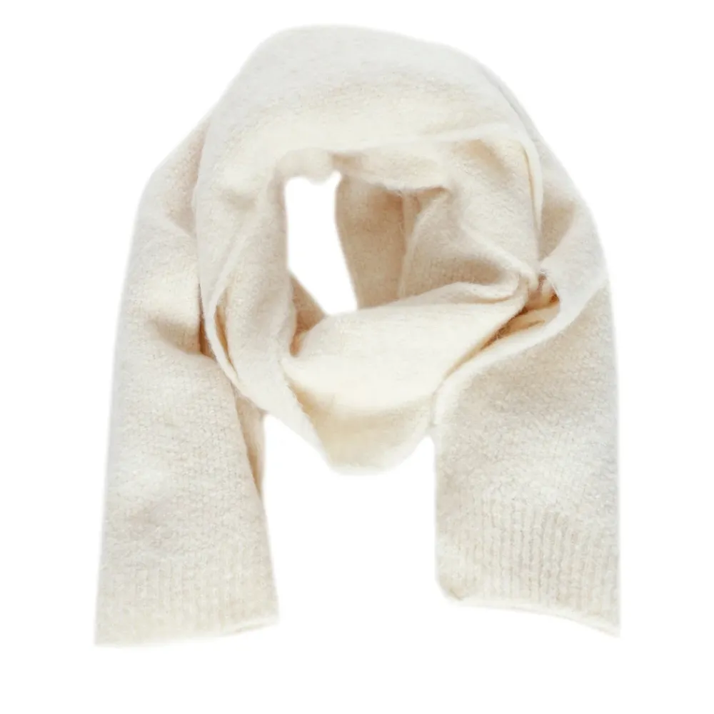 DAMES American Vintage Winter Scarves