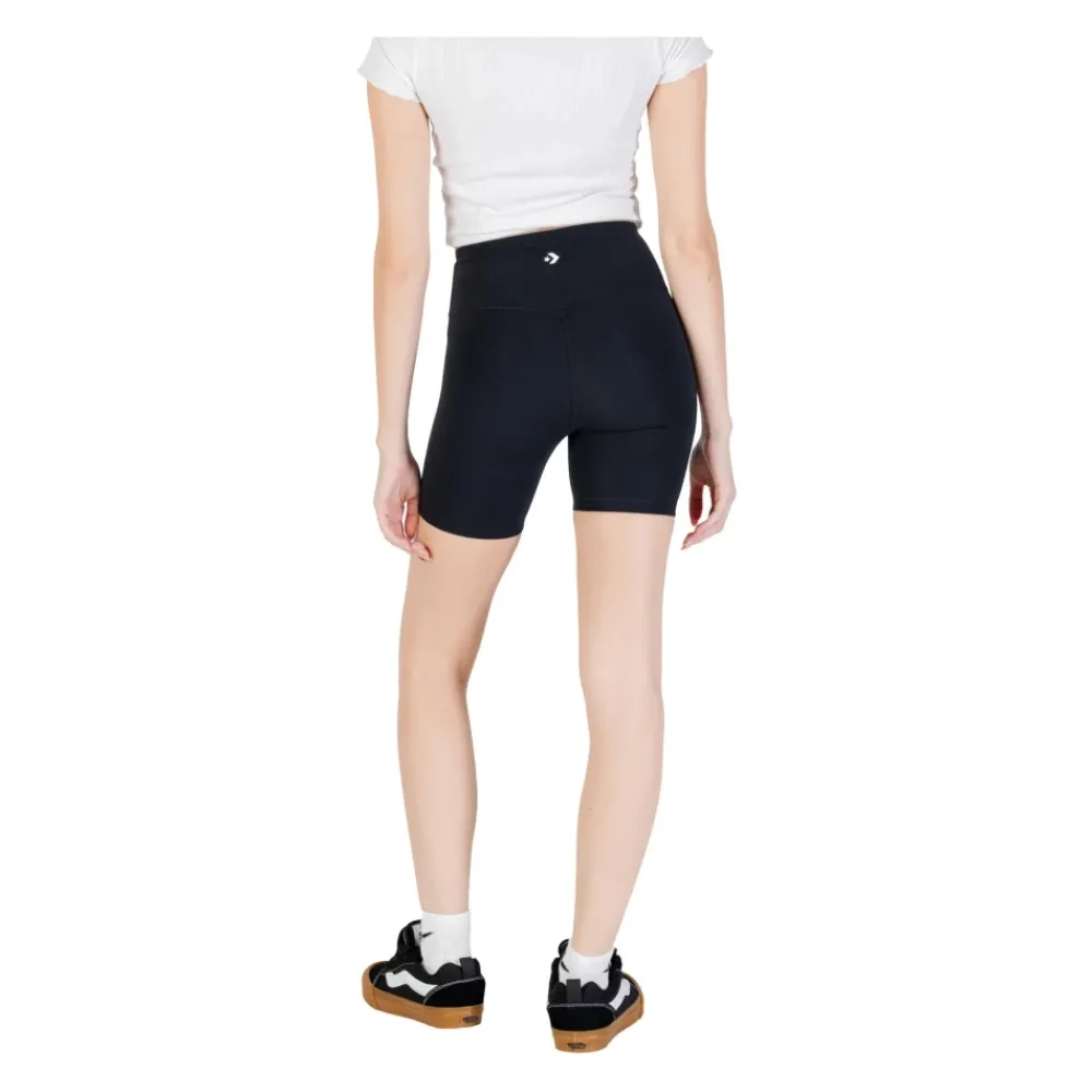 Converse e HighWaisted Biker Shorts