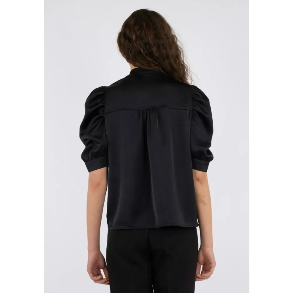 DAMES Neo Noir Blouses^e Satijnen Blouse met Pofmouwen